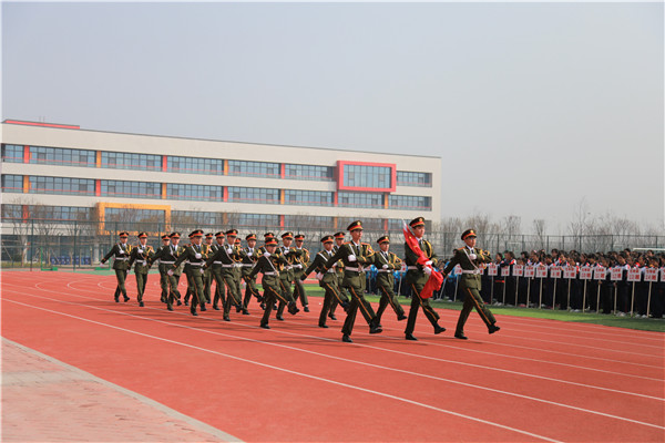 2迎国旗.JPG