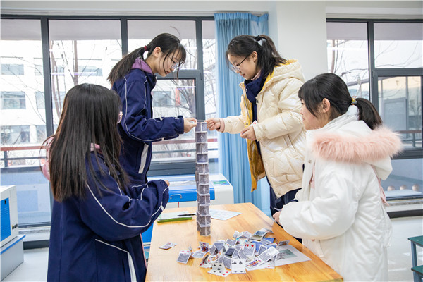 扑克搭建赛.jpg
