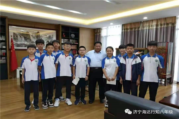 小记者.jpg