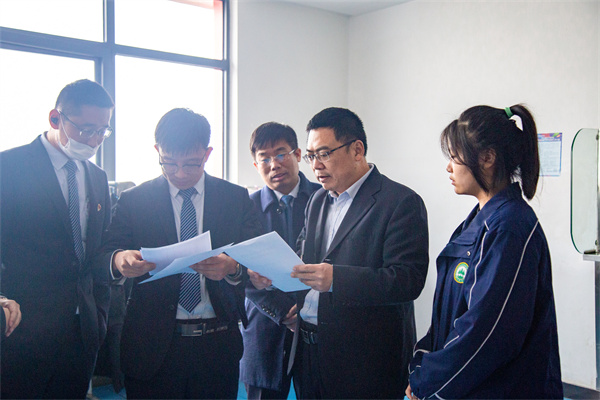 学生1.jpg